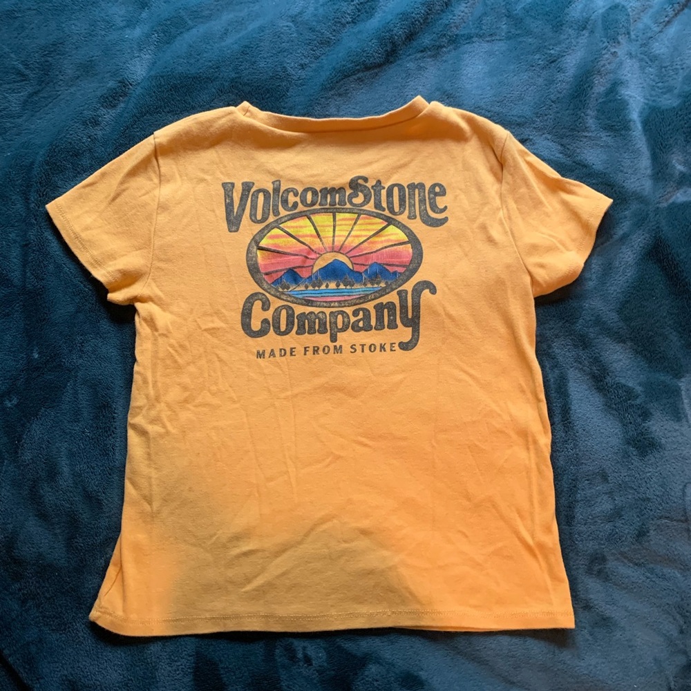 Women’s t-shirt bundle (12 shirts)